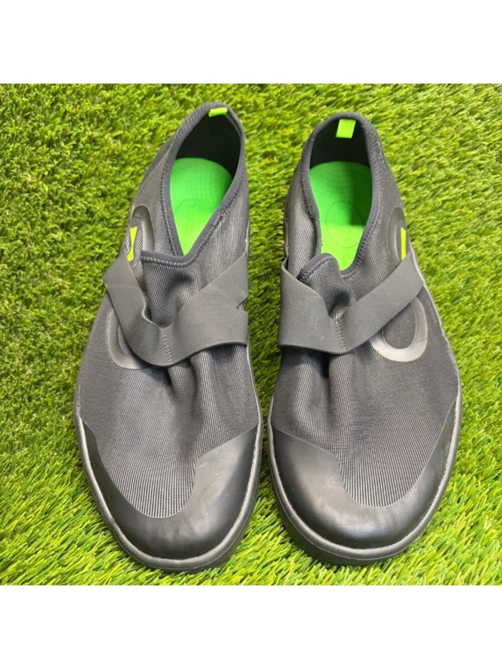 OOFOS OOmg Fibre Low Mens Size 11.5 Black Casual Walking Slip On Recovery Shoes
